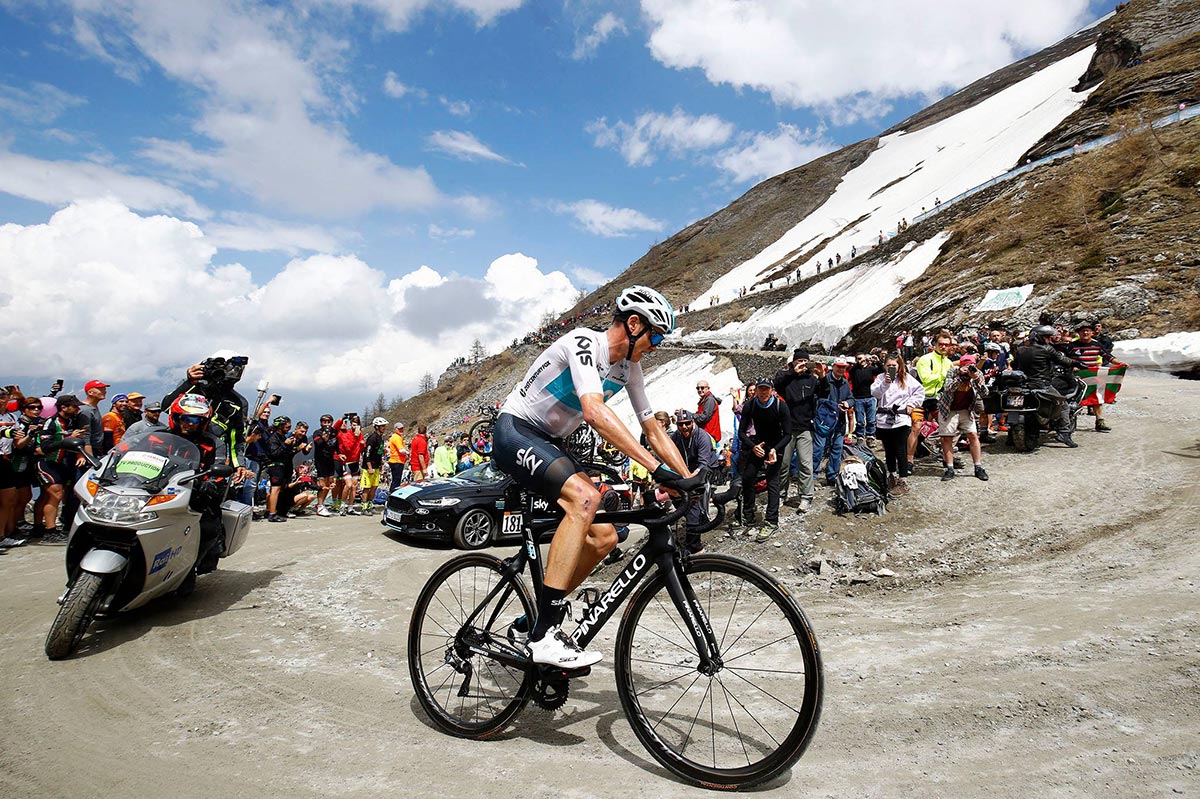 Froome affronta lo sterrato al Giro d'Italia 2018